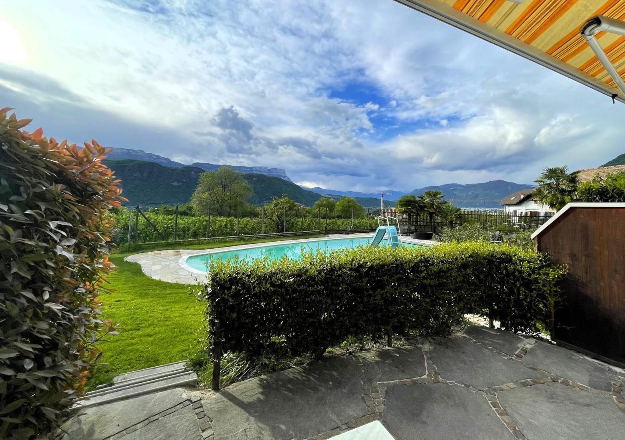 Hotel Garni Gruener Baum Laives Exterior photo